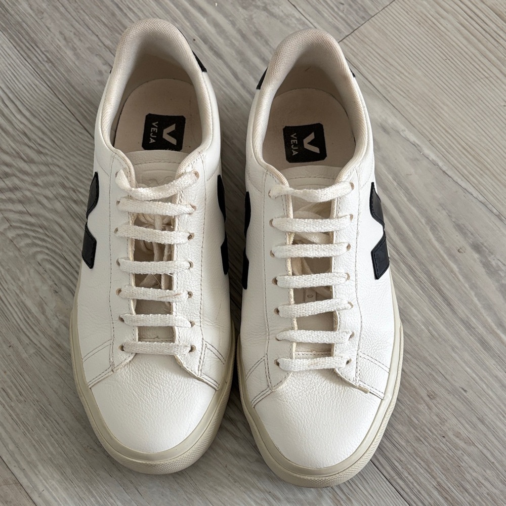 Veja Women's Cream and Black Athletic Sneakers